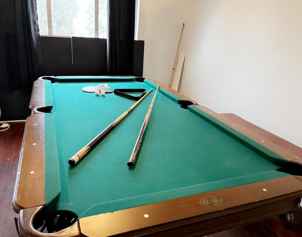 Vintage - 3 Bed House - North Surrey - Ping-Pong And Pool Table - Tv Cable Villa Exterior photo